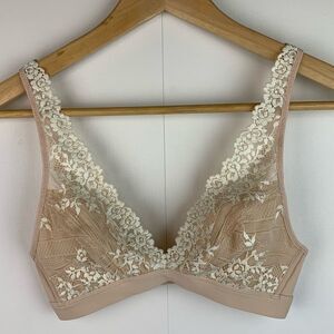 NWOT Wacoal Womens natural tan Embrace Lace Wire Free Soft-Cup Bralette size 34